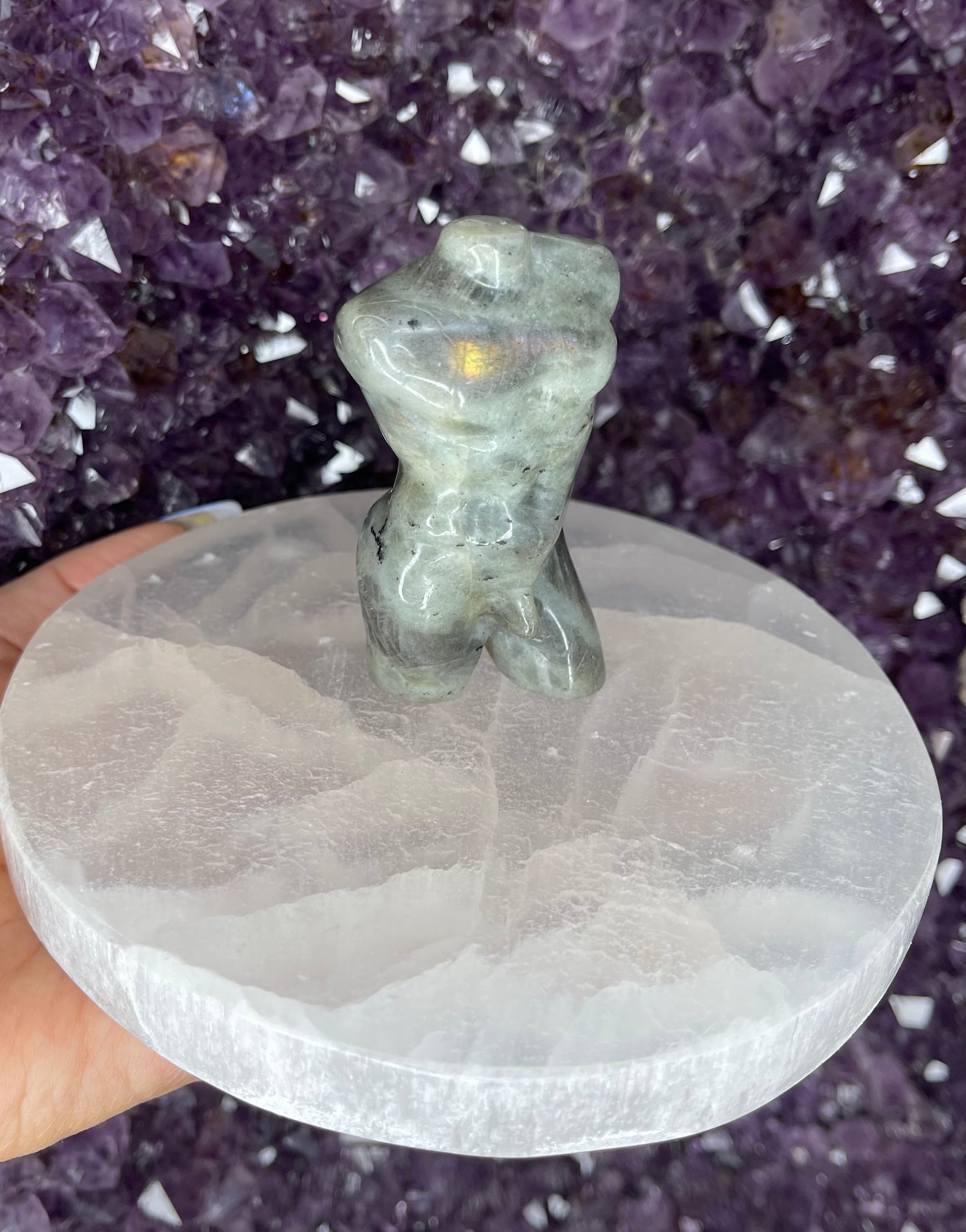 🖤 Cosmic Guardian – Labradorite Carved Male Body