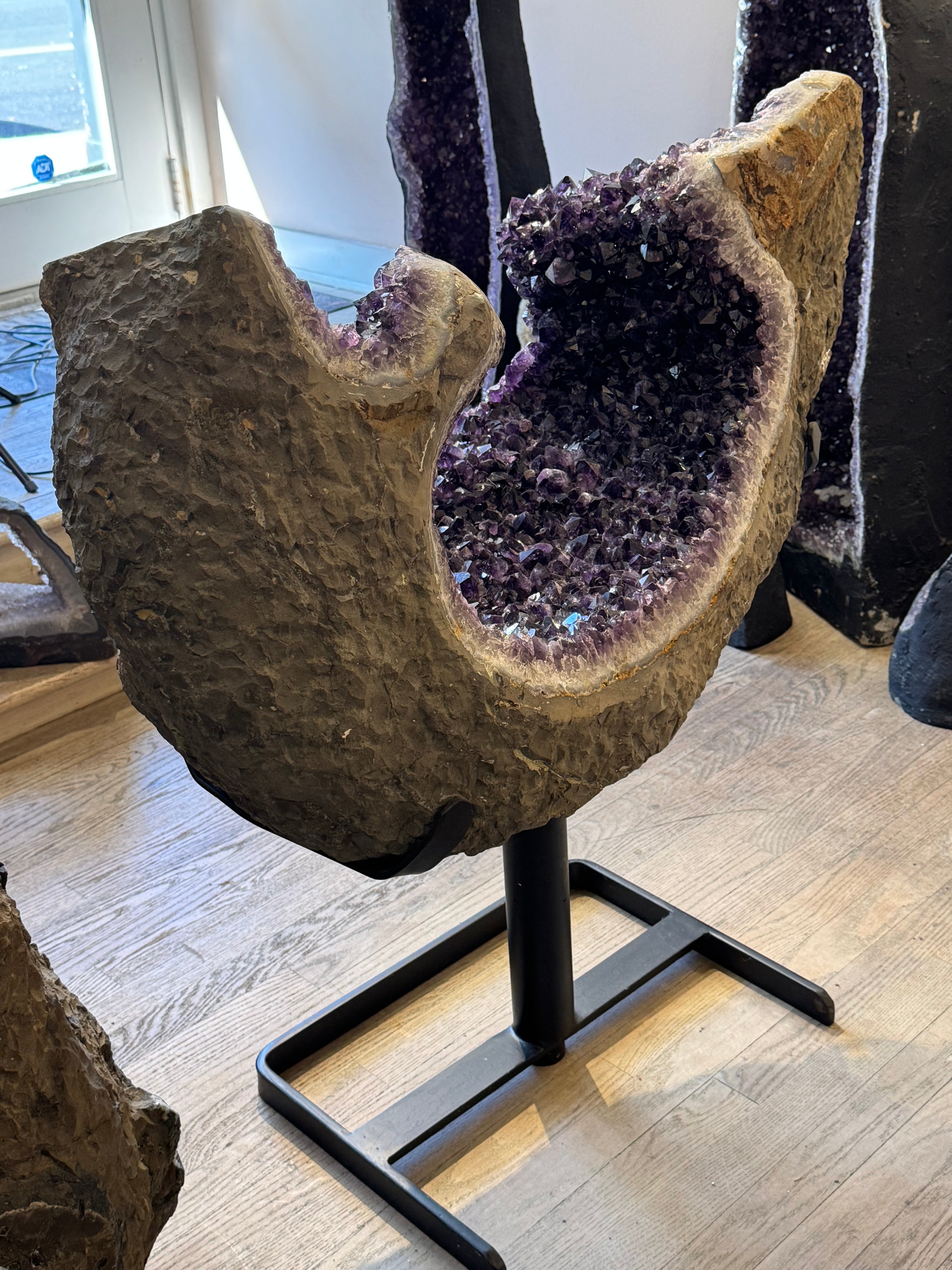 š Amethyst Cathedral Geode (Uruguay) ā The Throne of Light