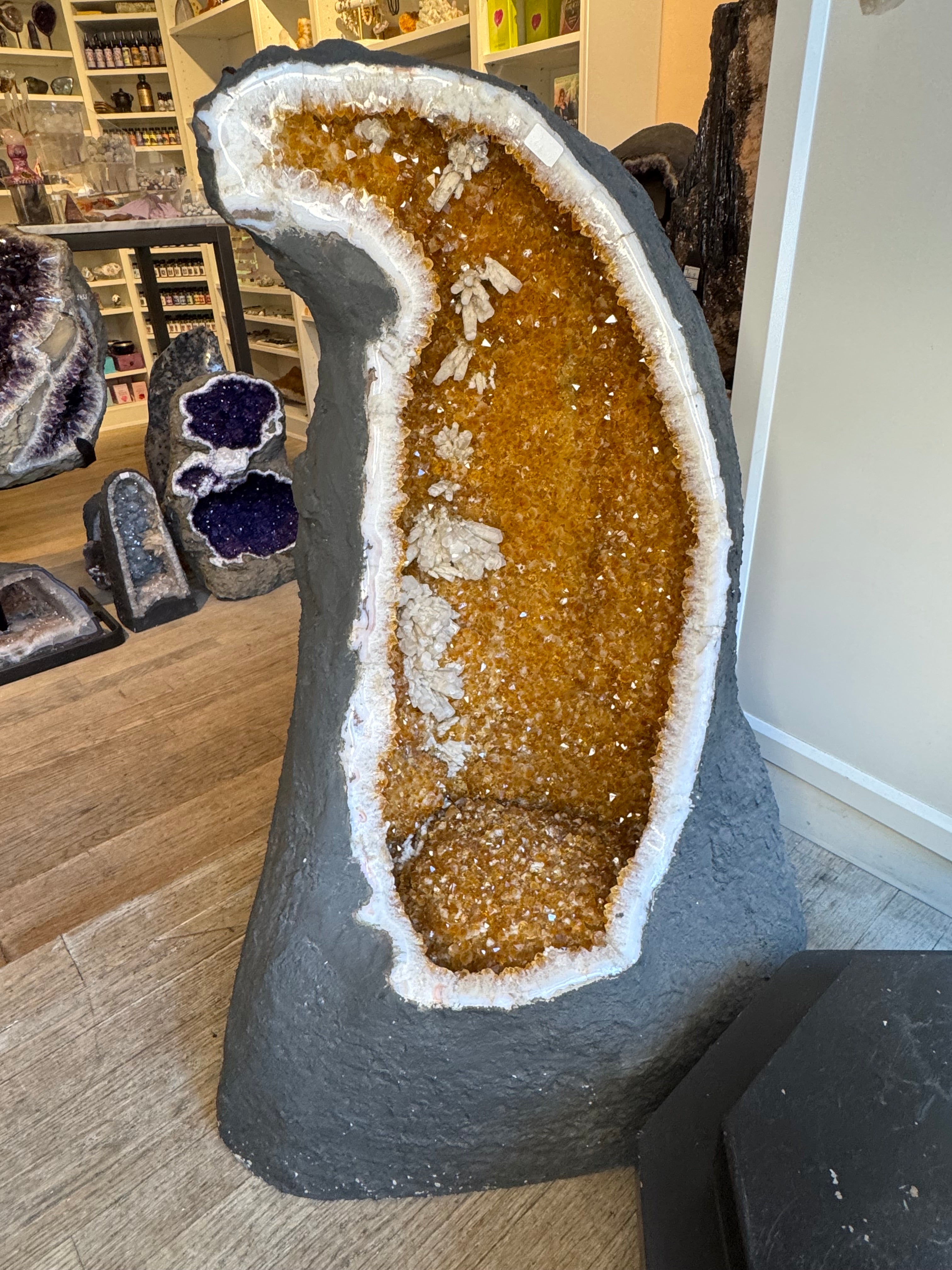 🍯 Citrine Cathedral Geode – The Golden Crown