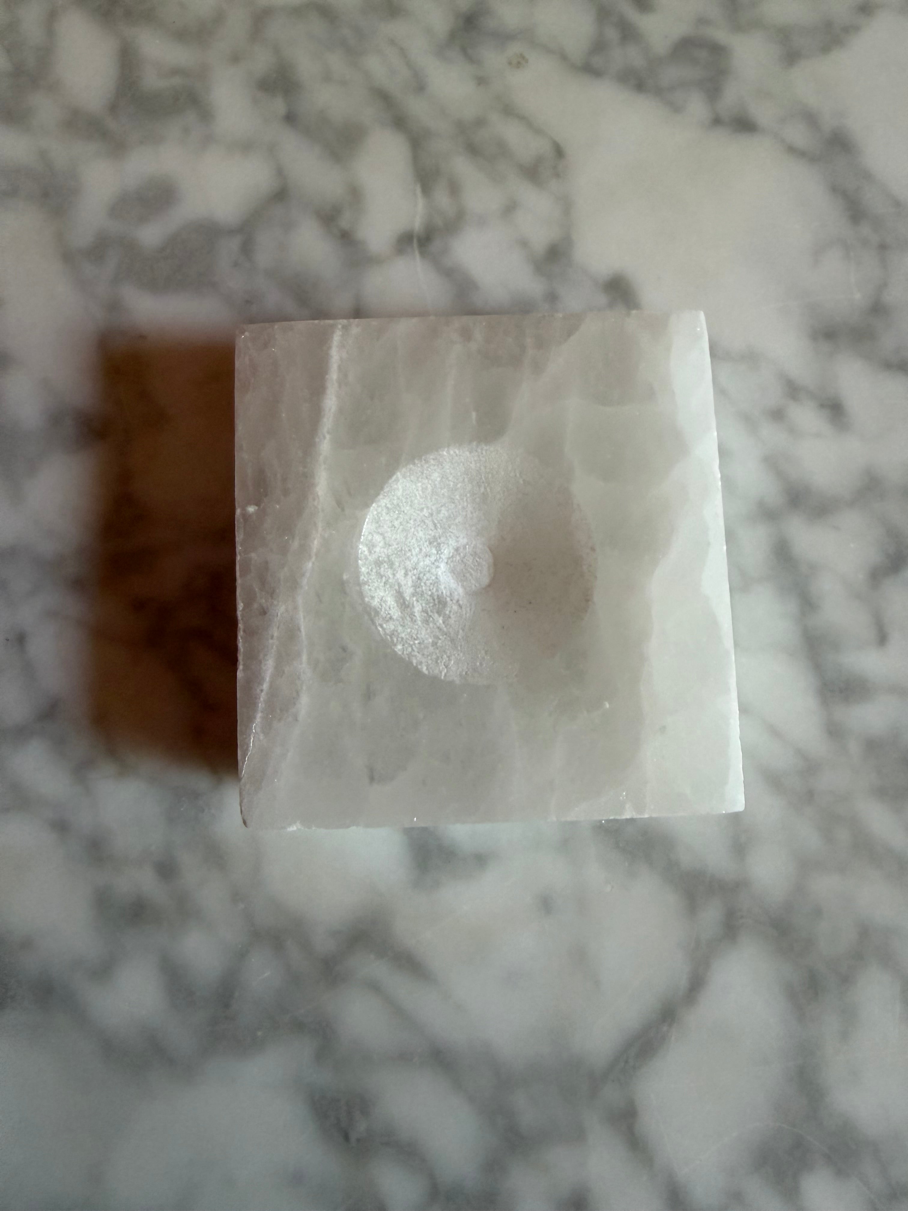 🤍 SELENITE PRESTIGE Square Sphere Holder – Medium