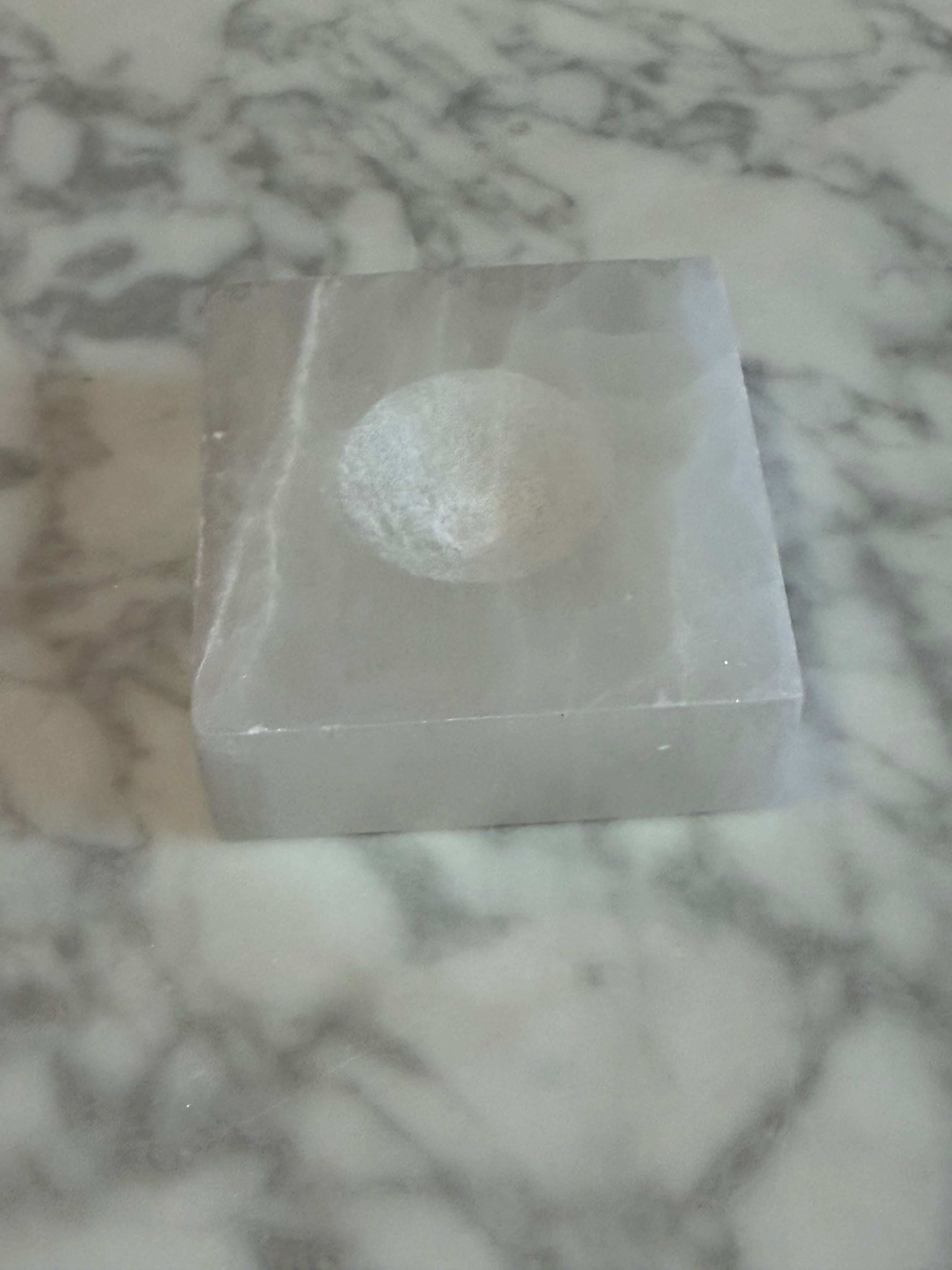 🤍 SELENITE PRESTIGE Square Sphere Holder – Medium