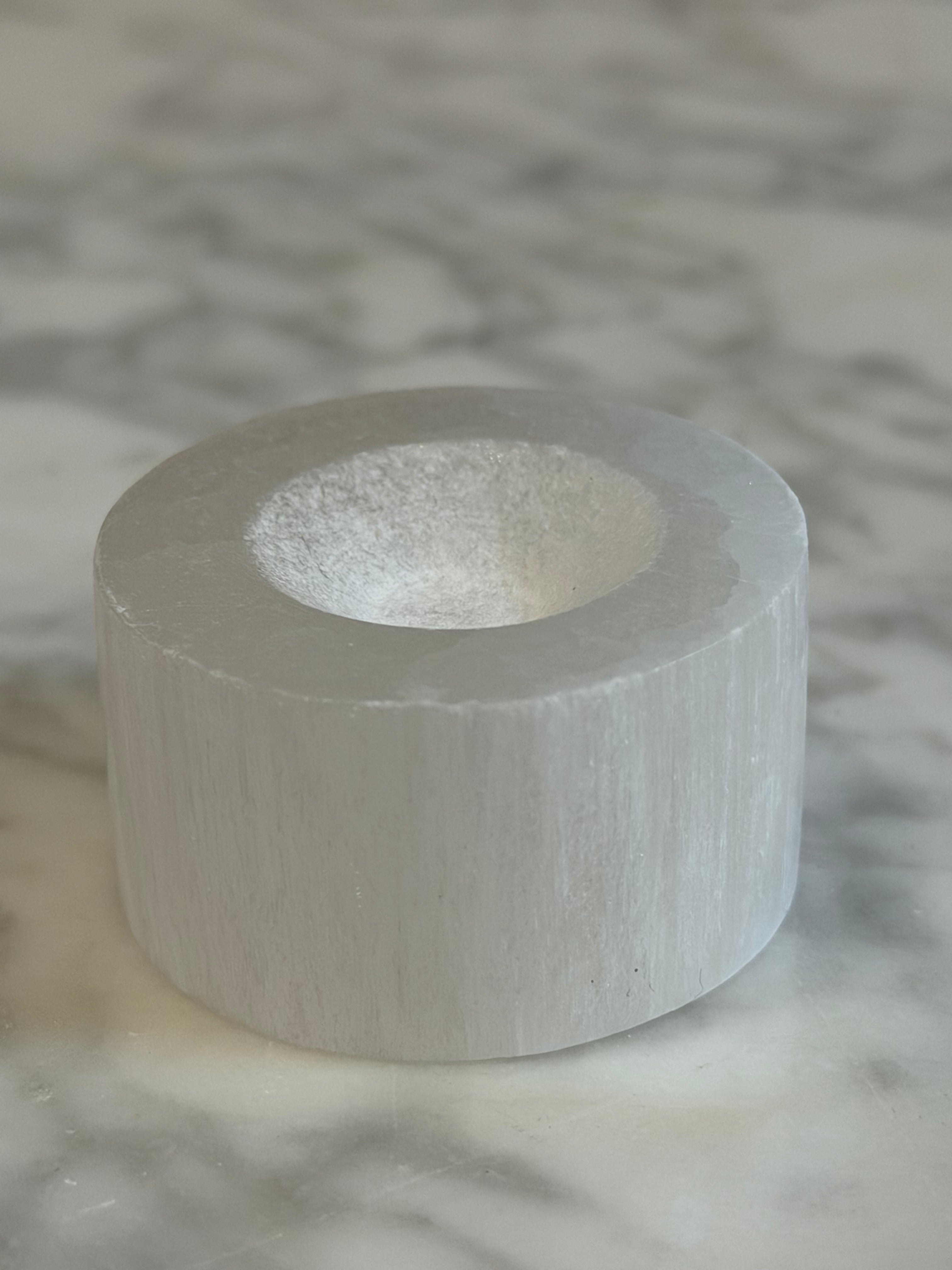 🤍 SELENITE LUMINA Mini Round Sphere Holder
