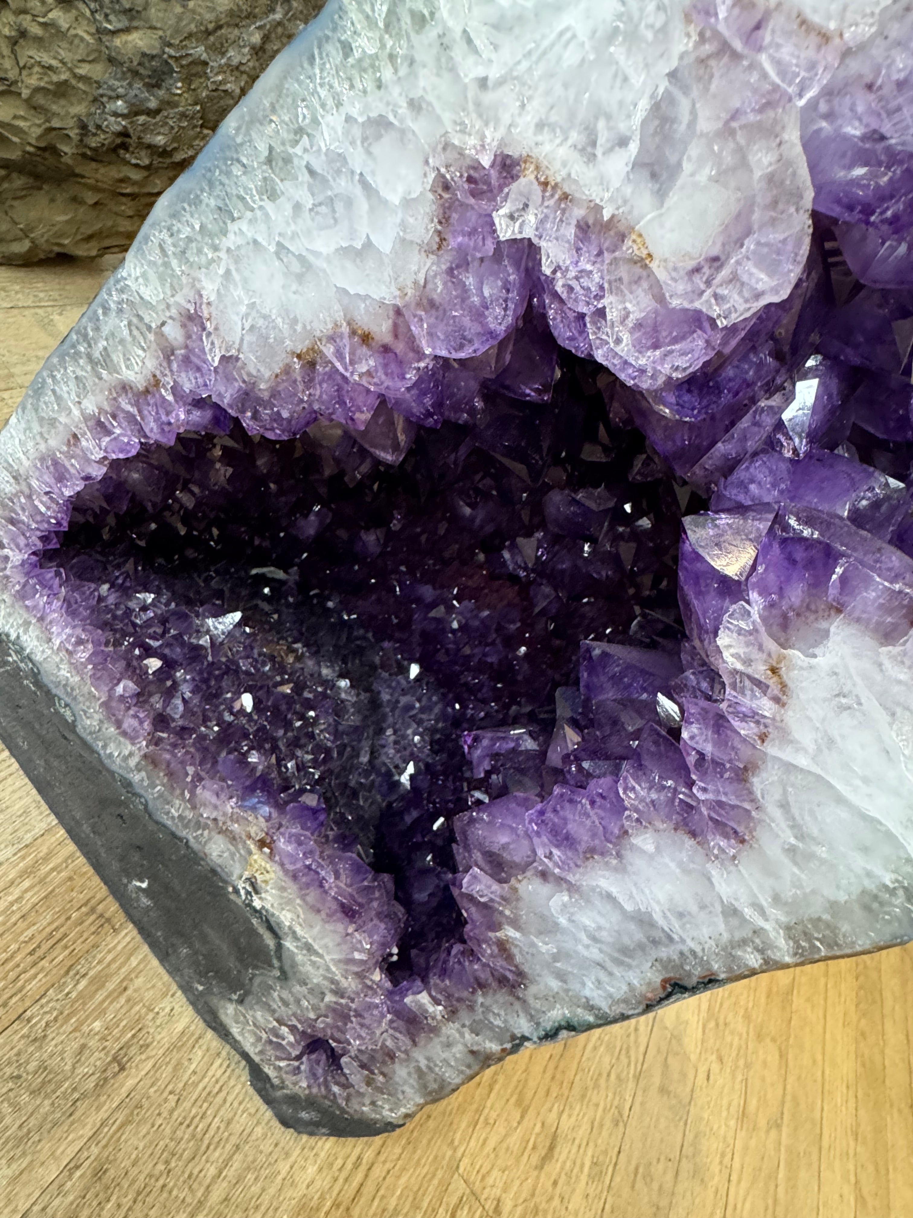 🌌 Amethyst Cathedral Geode – Twin Soul Sanctuary