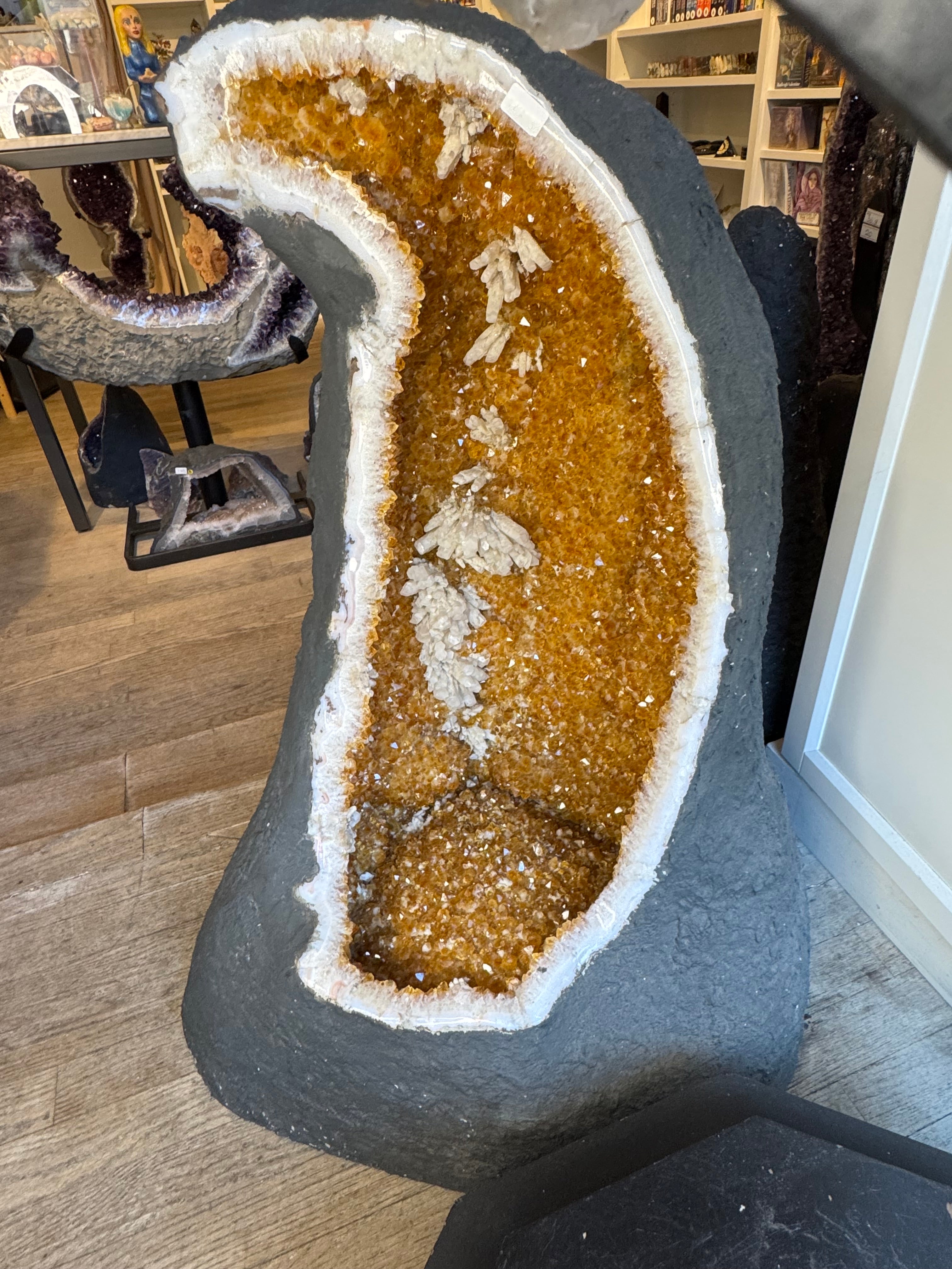 🍯 Citrine Cathedral Geode – The Golden Crown